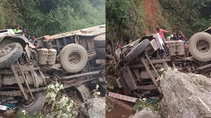 Udhampur Accident: उधमपुर में डंपर सड़क से फिसलकर खाई में गिरा; तीन लोगों की मौत और एक घायल