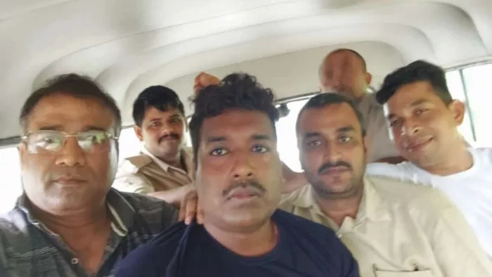 निगरानी टीम की गिरफ्त में औरंगाबाद के उपहारा थानाध्यक्ष आनंद कुमार गुप्ता