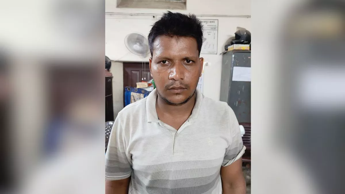 UP Police Exam: पुलिस भर्ती परीक्षा में पकड़ा गया मुन्ना भाई, उम्र कम करने के लिए दो बार किया हाईस्कूल