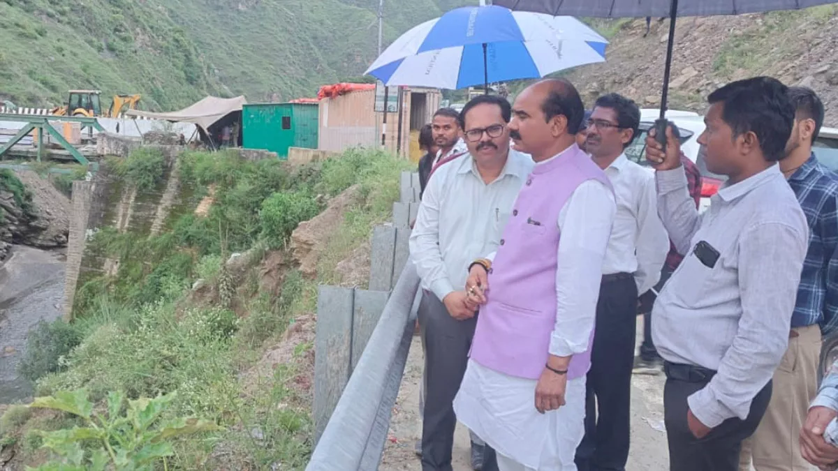 अजय टम्टा ने किया क्वारब की पहाड़ियों का निरीक्षण, बोले- केंद्र सरकार उत्तराखंड के आपदा पीड़ितों के साथ
