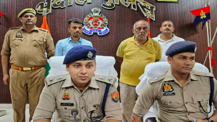 अयोध्या की महिला सहित हनी ट्रैप गैंग के तीन सदस्य गिरफ्तार।