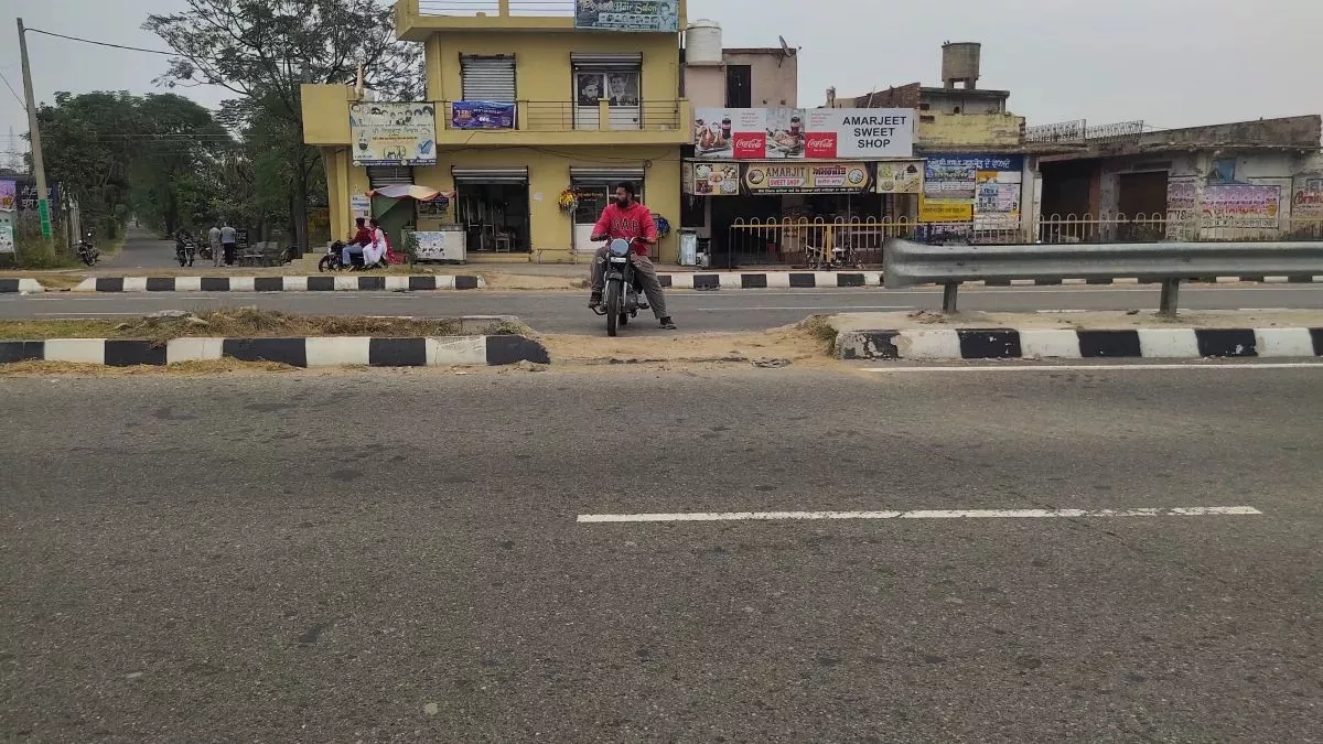Dhanbad News: सड़क पर अवैध कट बनाने पर होगी कार्रवाई, NH किनारे घर बनाने से पहले लेना होगा NOC