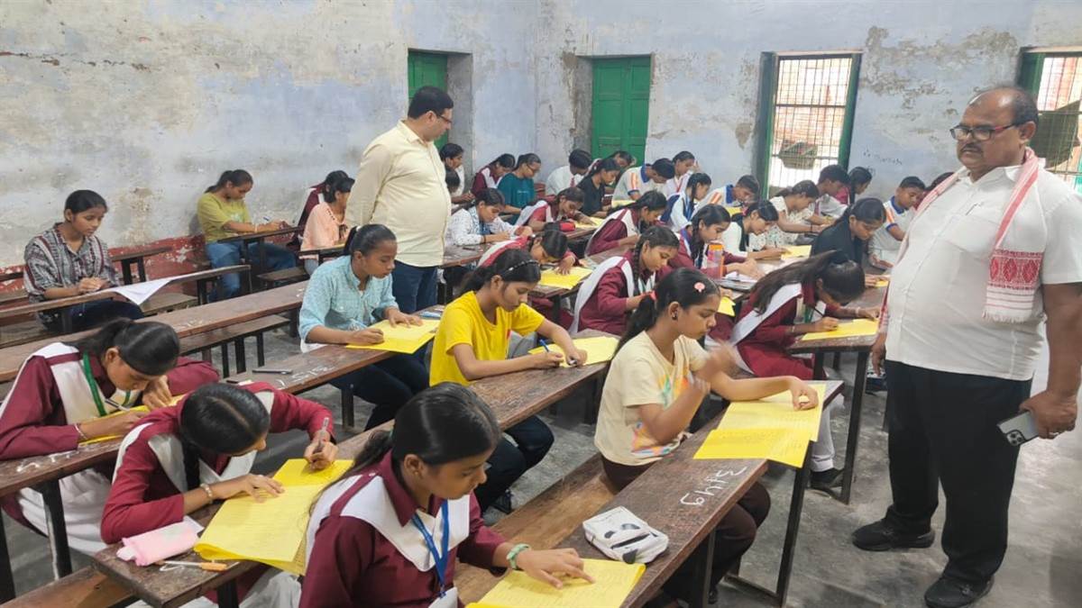 https://www.jagranimages.com/images/newimg/24082025/24_08_2025-exam_24023669.jpg