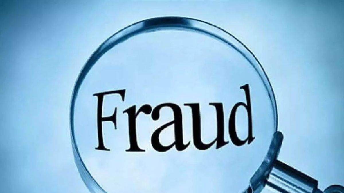 https://www.jagranimages.com/images/newimg/24082025/24_08_2025-fraud_24023729.jpg