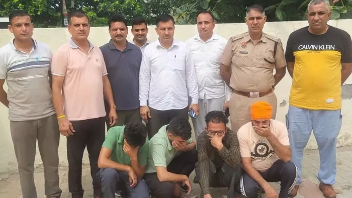 नशीली गोलियां सप्लाई करने वाले तीन आरोपी गिरफ्तार, कैथल पुलिस की बड़ी  कार्रवाई - Kaithal News Police Busts Drug Racket Arrests Suppliers