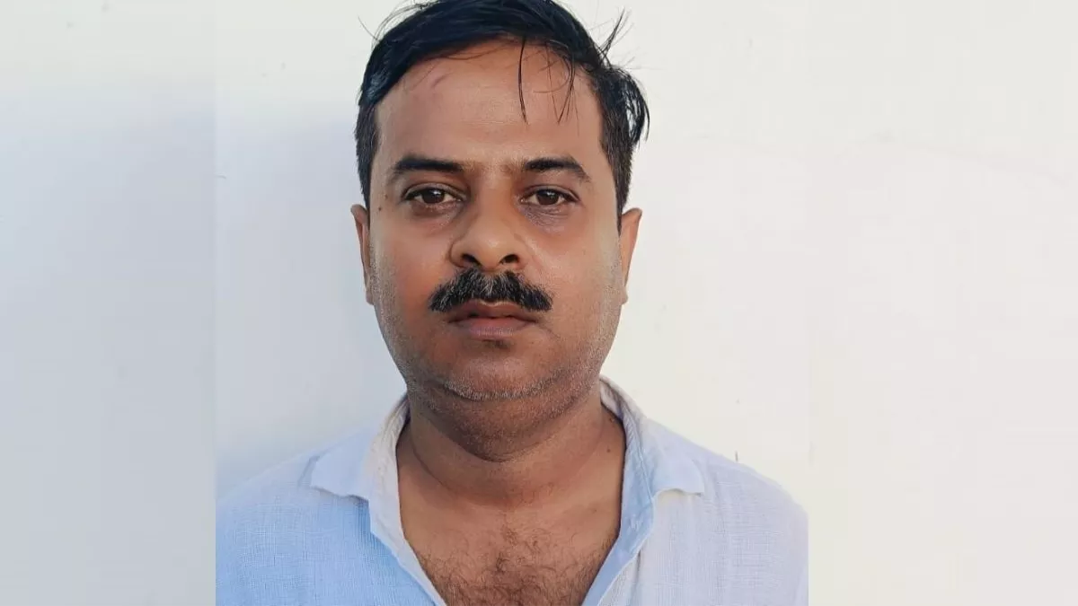 गोरखपुर में जाति बदलकर दूसरे को बेच दी भूमि, भाई-बहनों ने DM की अनुमति का बहाना बनाकर किया खेल