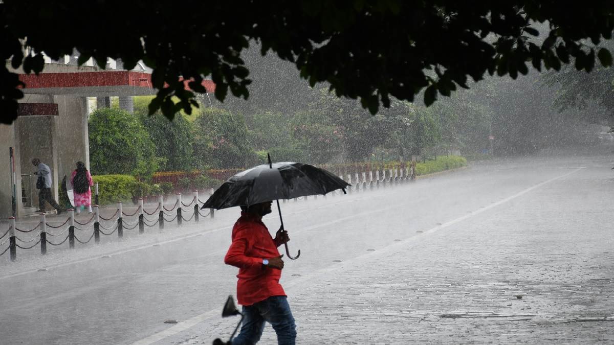 https://www.jagranimages.com/images/newimg/24082025/24_08_2025-prayagraj_rain_24023349.jpg