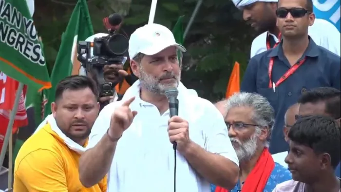 वोटर अधिकार यात्रा में पटना पहुंचे राहुल गांधी