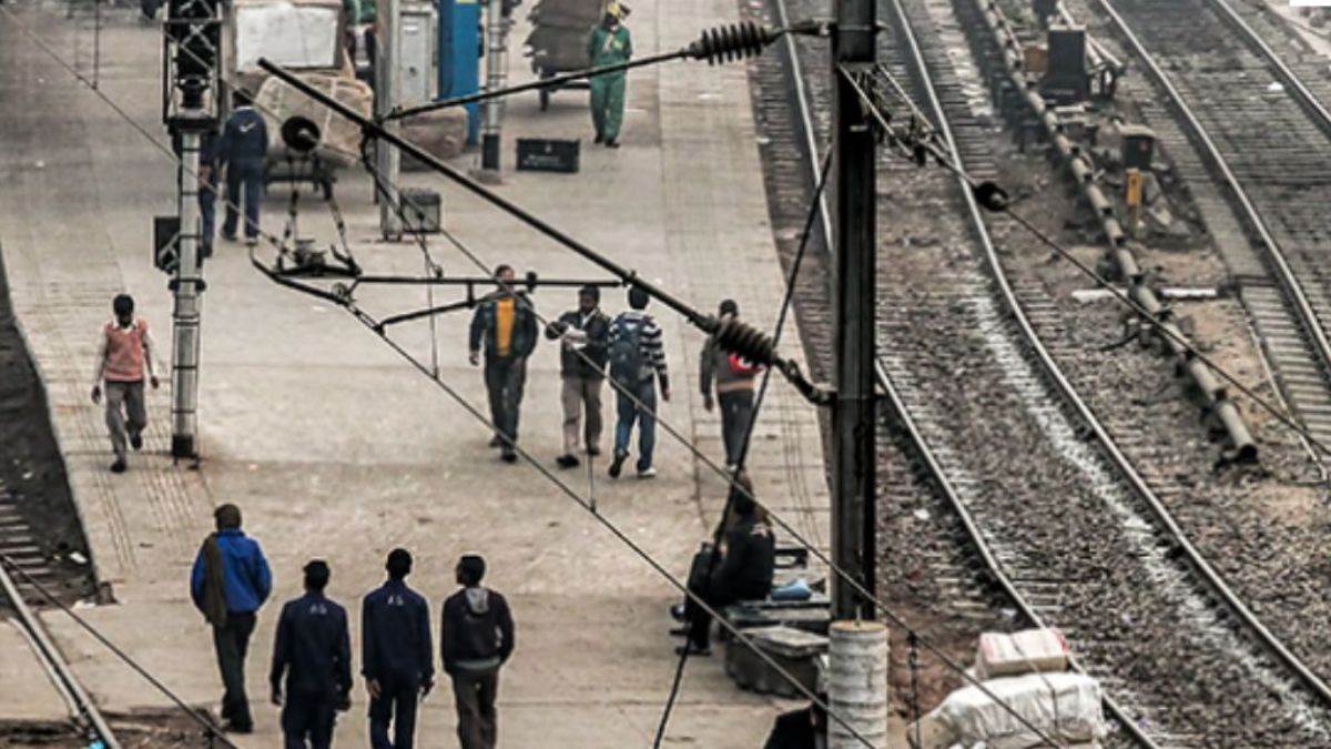 https://www.jagranimages.com/images/newimg/24082025/24_08_2025-railway_station_up_24023536.jpg