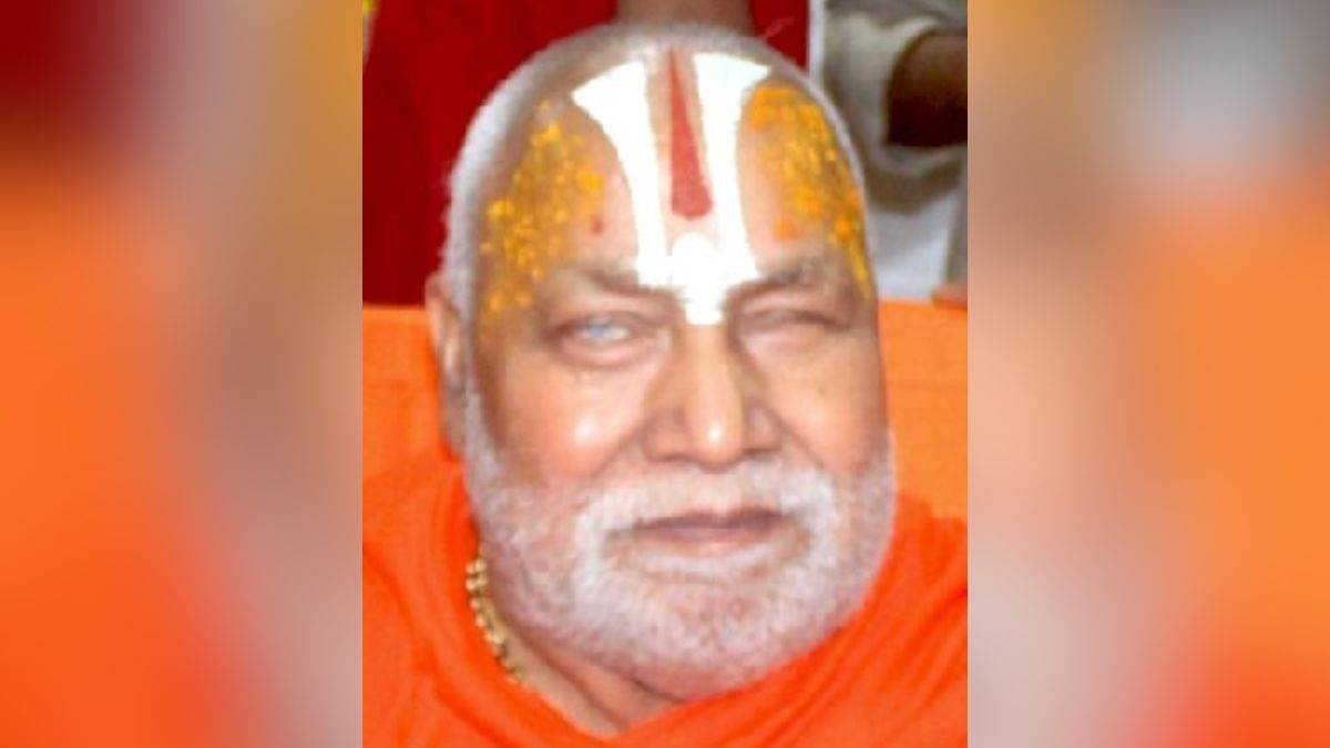 https://www.jagranimages.com/images/newimg/24082025/24_08_2025-rambhadracharya_24023900.jpg