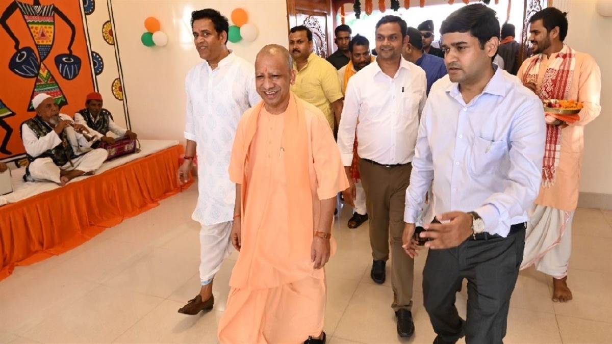 gorakhpur news cm yogi highlights development tourism and employment