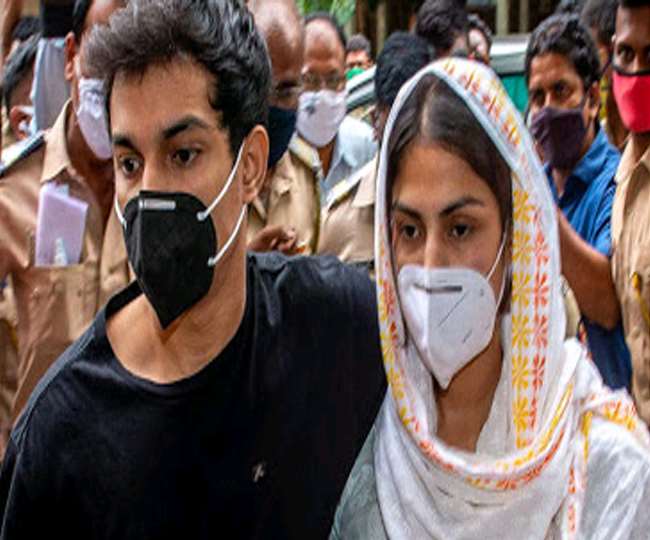 रिया और शौविक चक्रवर्ती की जमानत याचिका पर आज सुनवाई।