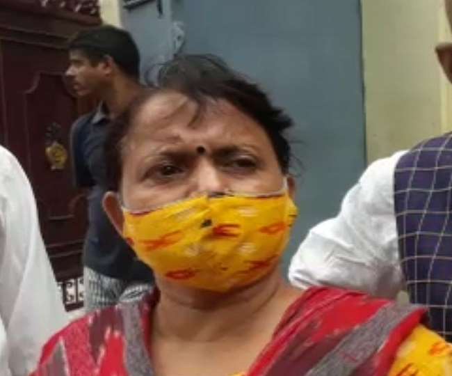 लूट की घटना की शिकार महिला प्रोफेसर।