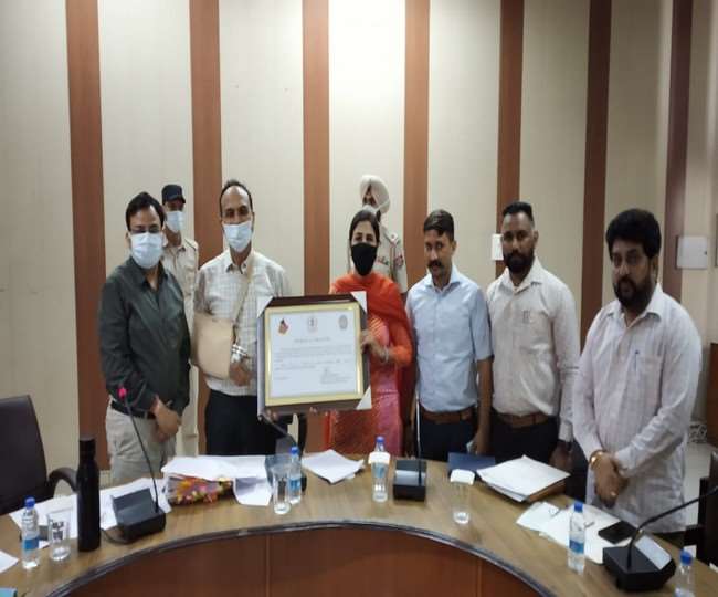 लुधियाना डिप्टी कमिश्नर वरिंदर कुमार शर्मा मिशन रेड स्काई की समीक्षा के लिए बैठक की।