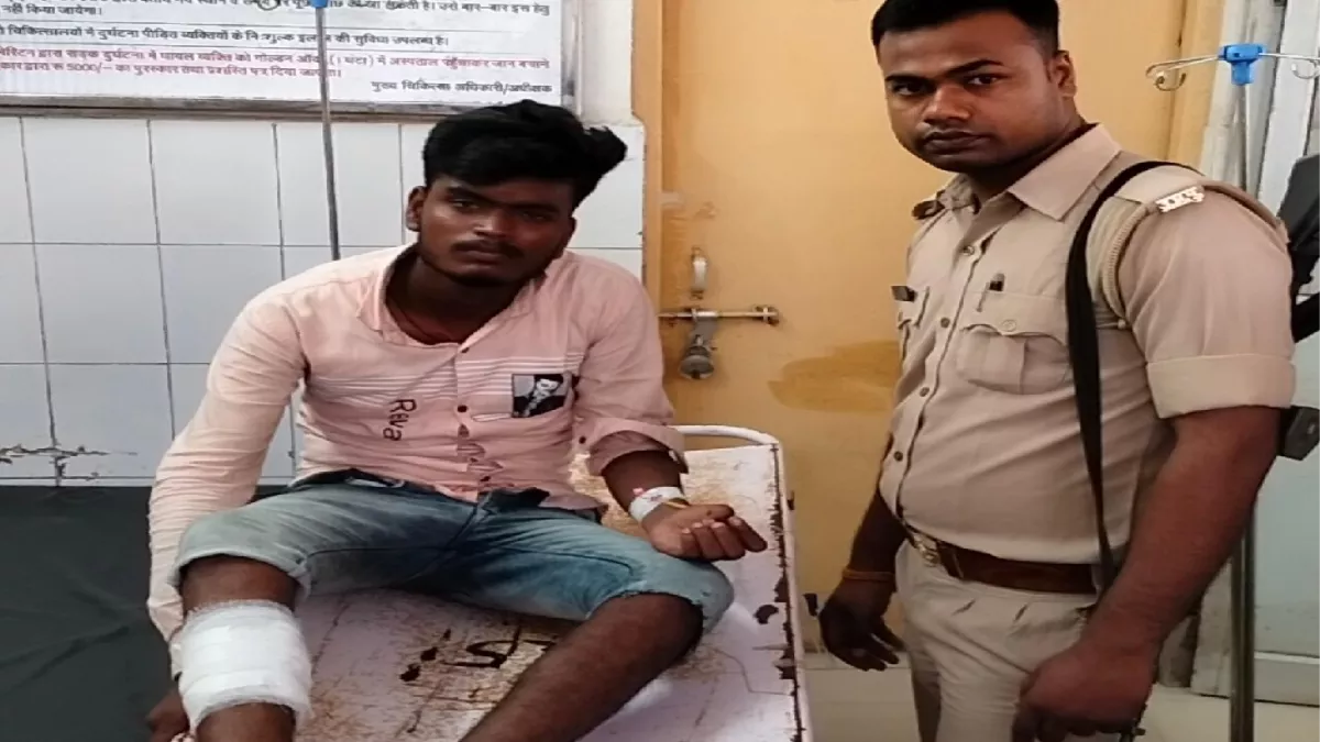 Azamgarh News: वाराणसी मार्ग पर हुई पुलिस मुठभेड़, लुटेरे के दाहिने पैर पर लगी, तीन अन्य गिरफ्तार