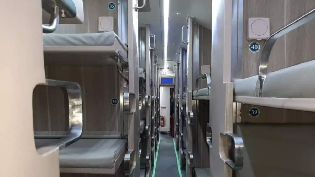 रेल यात्री अब कर सकेंगे एसी कोच का सस्‍ता सफर, पटना से खुलने वाली इन 12 ट्रेनों में मिलेगी सुविधा