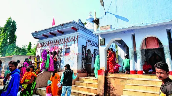 Jharkhand Durga Temple: झारखंड के लातेहार स्थित मां उग्रतारा नगर मंदिर।