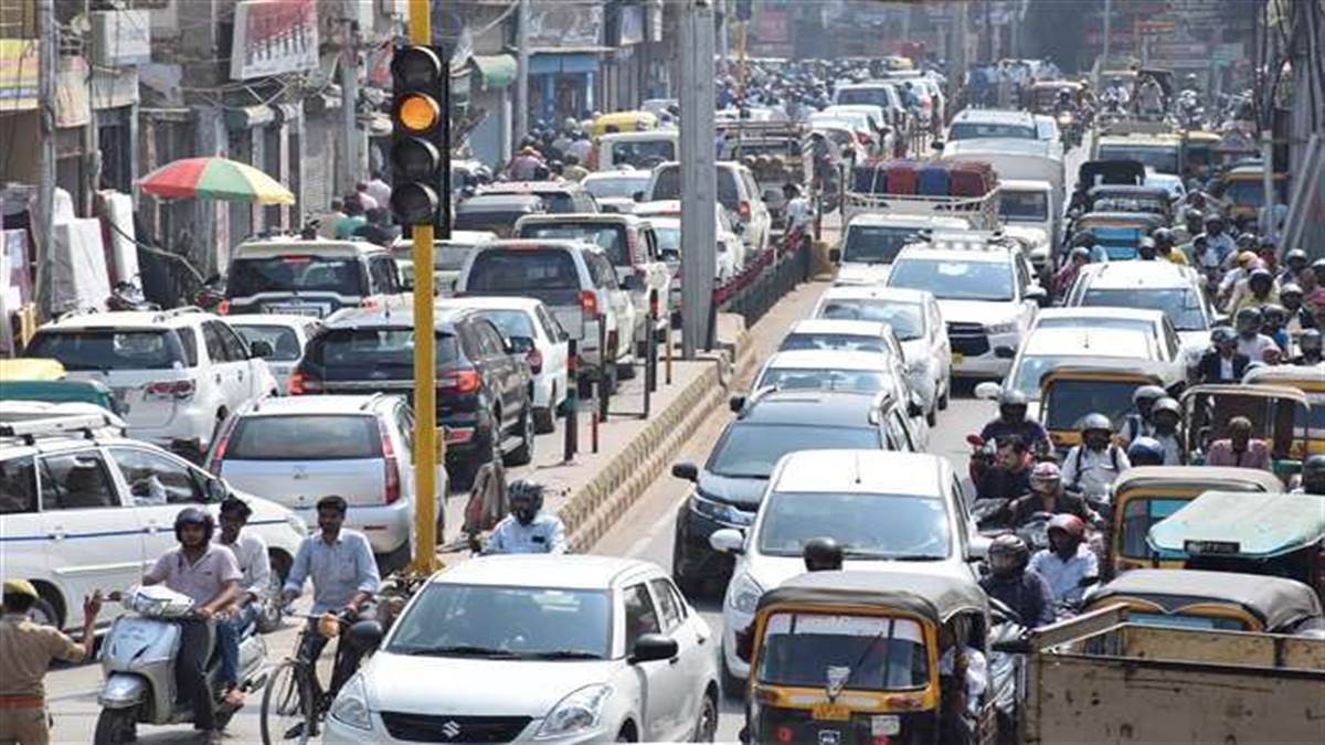 शहर की ट्रैफिक व्यवस्था सुचारू करने के लिए अब आटो व ई-रिक्शा का रूट तय किया जाएगा।
