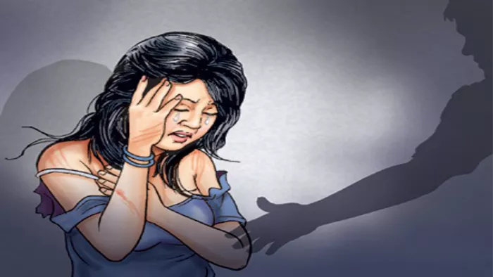 दबंग युवक छात्रा के घर जा पहुंचा और छेड़छाड़ कर दी।