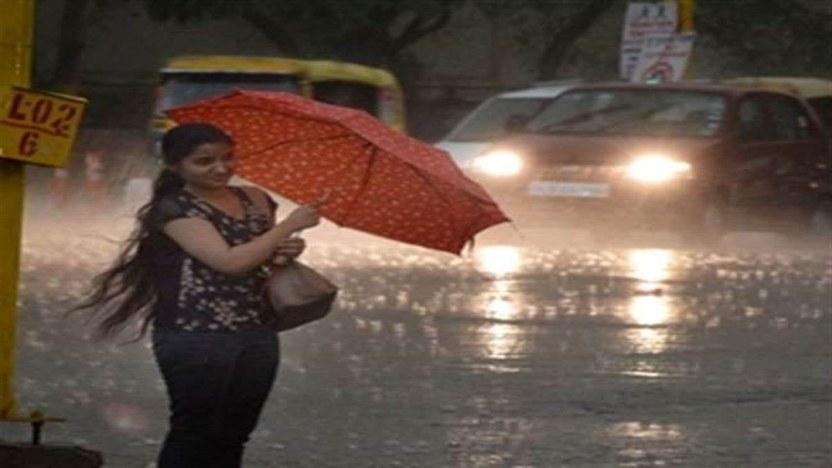 Delhi Weather: बृहस्पतिवार की तरह शुक्रवार को भी दिन भर बरसात होती रही।
