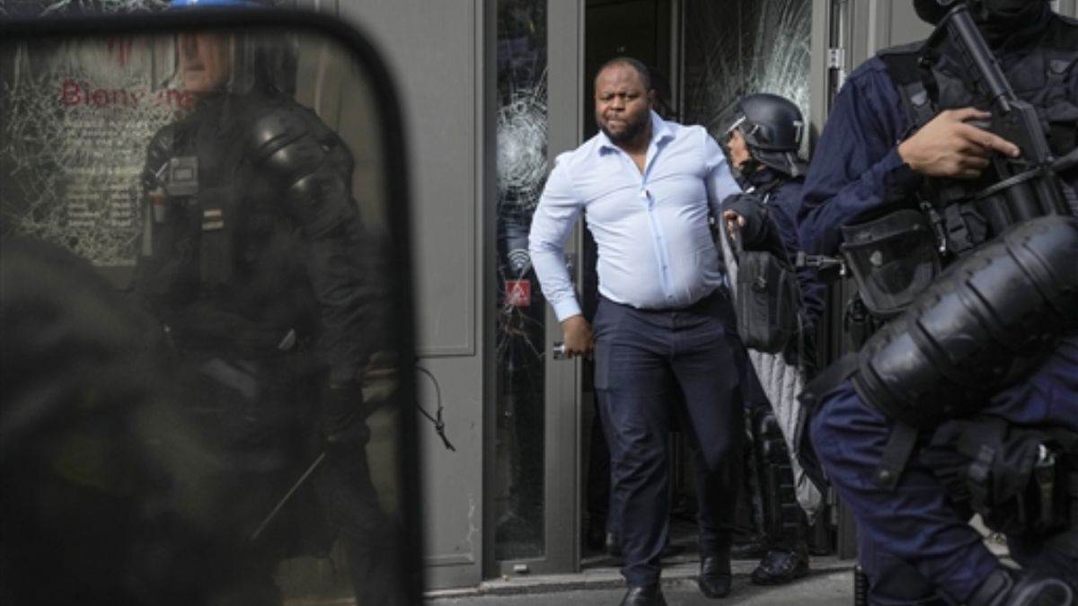 https://www.jagranimages.com/images/newimg/24092023/24_09_2023-_protest_in_france_23538311.jpg