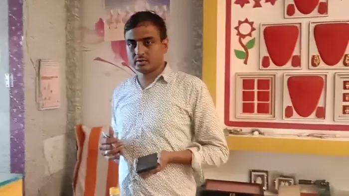 ज्वेलरी शॉप में दिनदहाड़े लूट की वारदात, बंदूक की नोक पर लाखों के जेवर ले उड़े बदमाश
