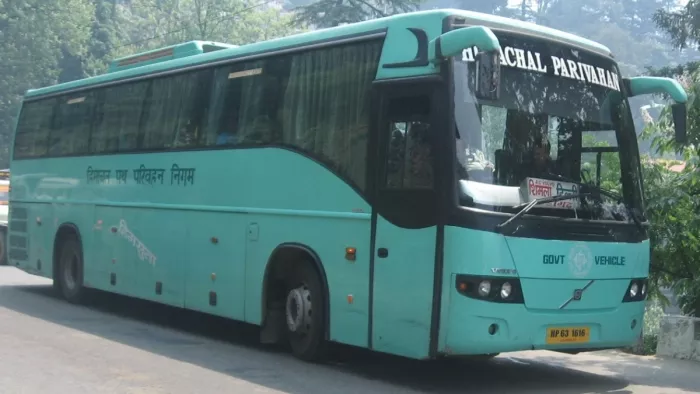 कुल्लू-मनाली हाईवे पर जल्द शुरू होगा लग्जरी बसों का ट्रायल, 9 जुलाई से बंद है सेवाएं (फाइल फोटो)