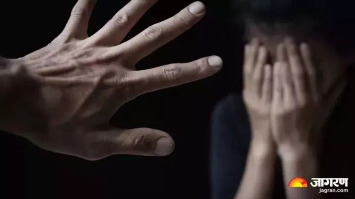 विभूतिपुर के पूर्व विधायक रामबालक सिंह पर दुष्कर्म की प्राथमिकी। (सांकेतिक फोटो)