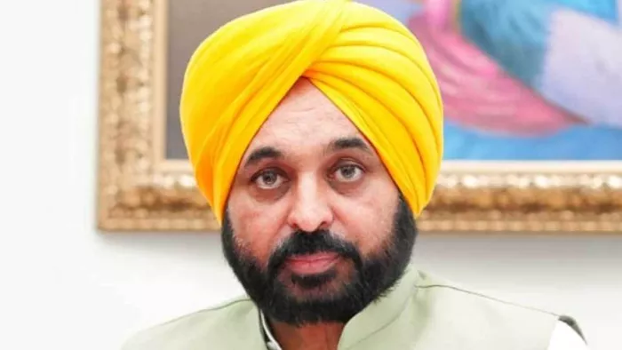 पंजाब: भगवंत मान सरकार ने 25 आईएएस समेत 124 अधिकारियों के किए तबादले।