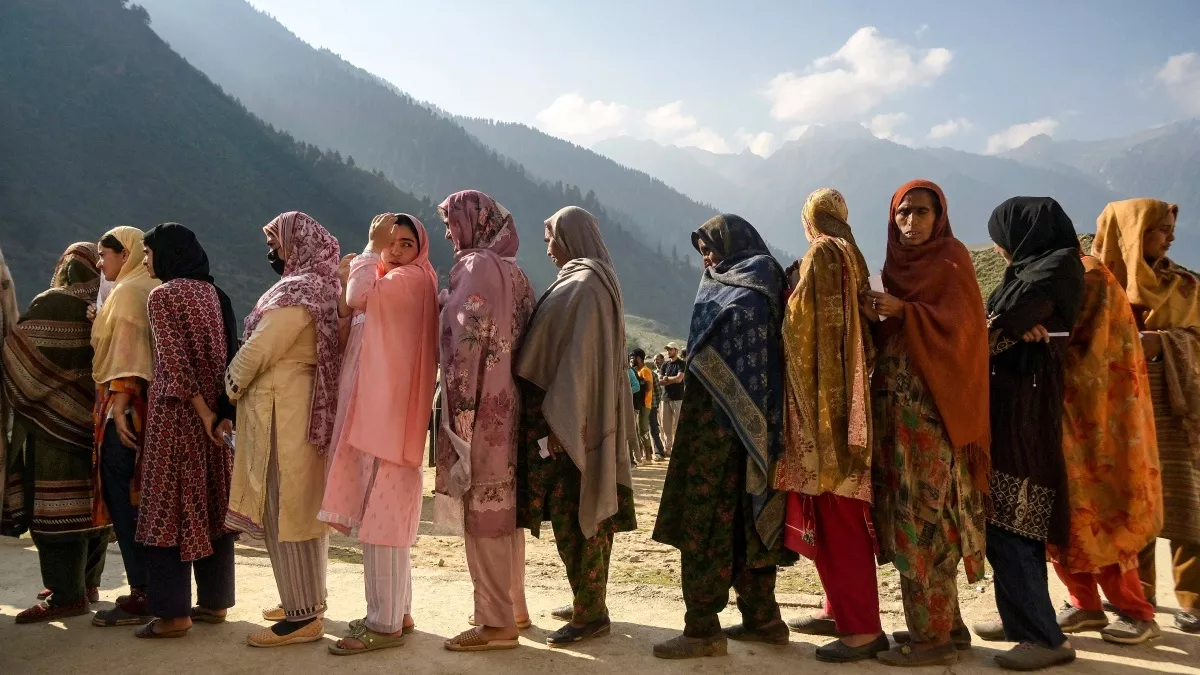 Jammu Kashmir Elections 2024 Phase 2 Voting Live: जम्मू-कश्मीर में दूसरे चरण का मतदान संपन्न, रियासी और पुंछ में सबसे ज्यादा वोटिंग