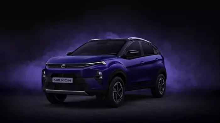 Tata Nexon CNG आठ वेरिएंट में लॉन्च हुई।