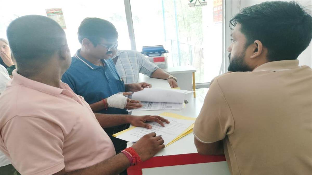 https://www.jagranimages.com/images/newimg/24092025/24_09_2025-24bjp_2_24092025_226.jpg