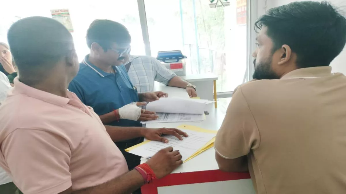 केलाखेड़ा अस्पताल पर छापामारी, खामियां मिलने पर किया सील, राजस्व एवं पुलिस विभाग की संयुक्त टीम