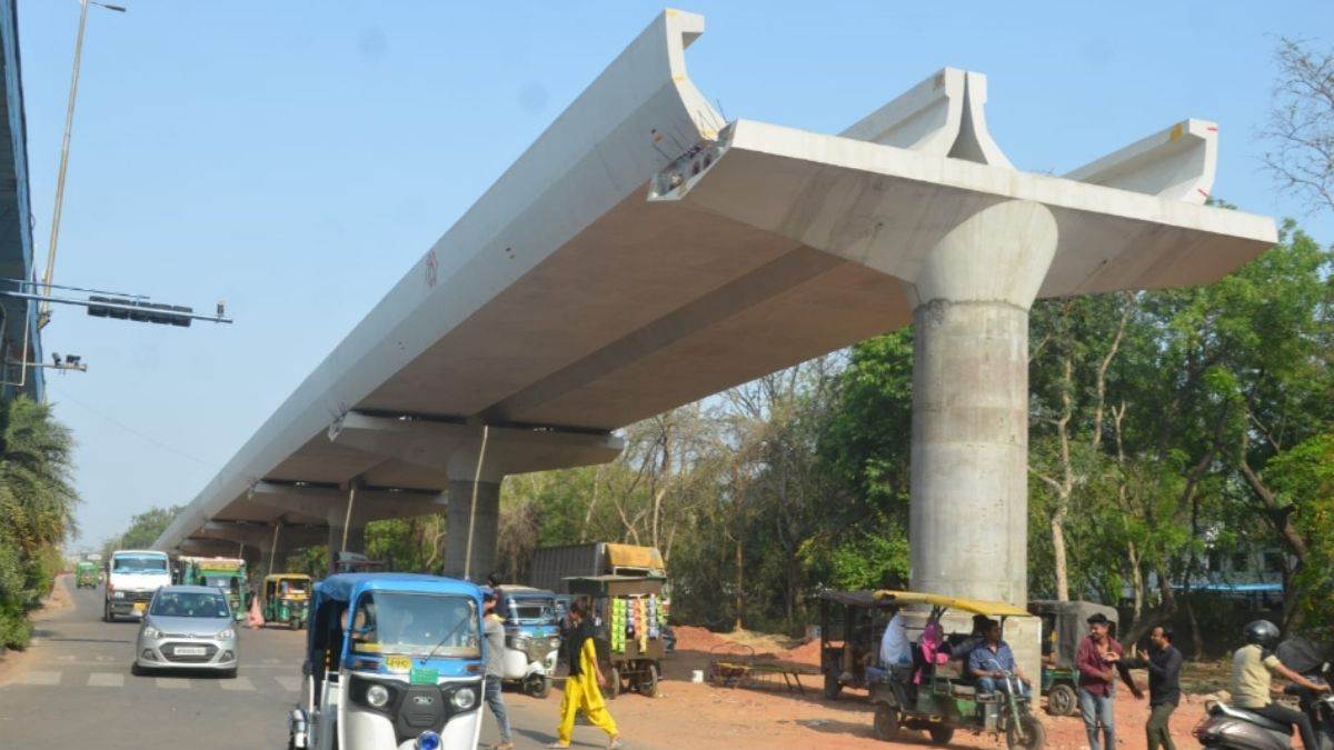 https://www.jagranimages.com/images/newimg/24092025/24_09_2025-agra_metro_project_24058000.jpg