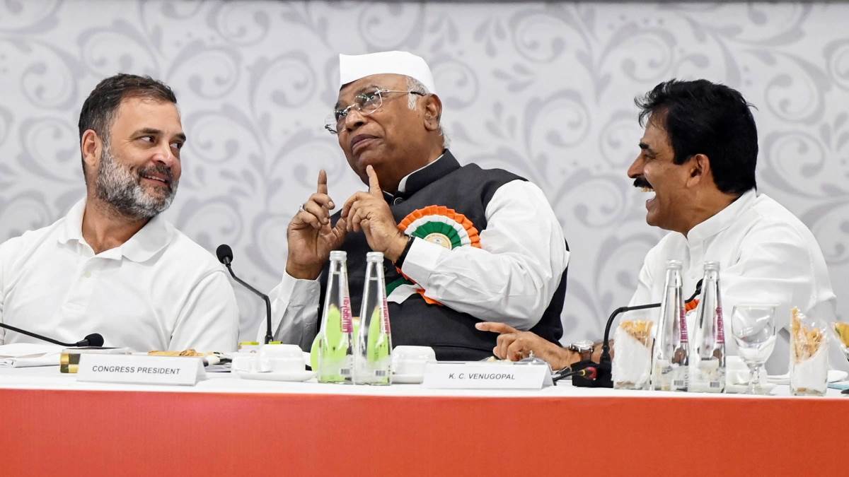 https://www.jagranimages.com/images/newimg/24092025/24_09_2025-bihar_cwc_meeting_24058793.jpg
