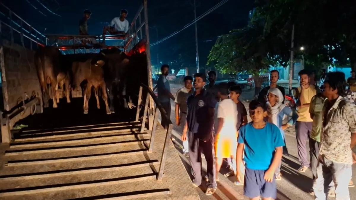 बीडीओ ने भेजे थे कर्मचारी, रात में गांव वालों ने बंधक बना लिए... पुलिस पहुंची तब खुलकर सामने आई हकीकत
