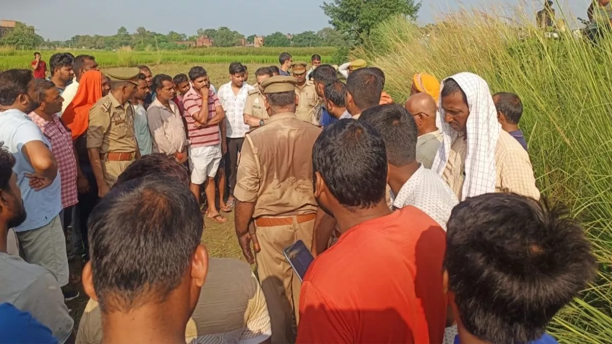 Deoria News: संदिग्ध परिस्थितियों में व्यक्ति की मौत, सड़क किनारे मिला शव