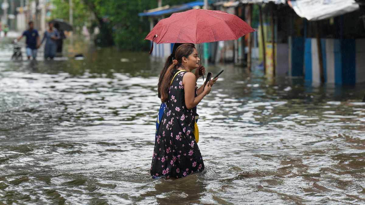 https://www.jagranimages.com/images/newimg/24092025/24_09_2025-floods_1_24057933.jpg