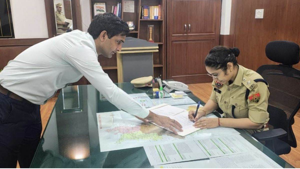 https://www.jagranimages.com/images/newimg/24092025/24_09_2025-ips_upasna__24058556.jpg