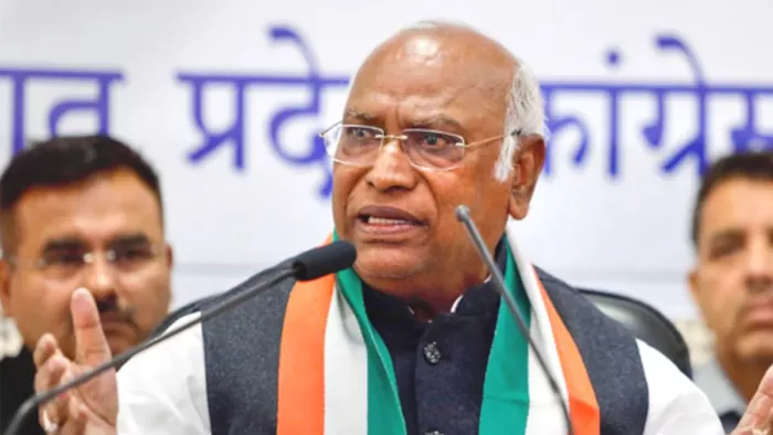CWC की बैठक में गरजे मल्लिकार्जुन खरगे। फाइल फोटो
