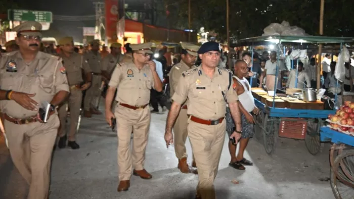 डीआइजी के नेतृत्व में 157 स्थानों पर चेकिंग, 16 मनचले गिरफ्तार।