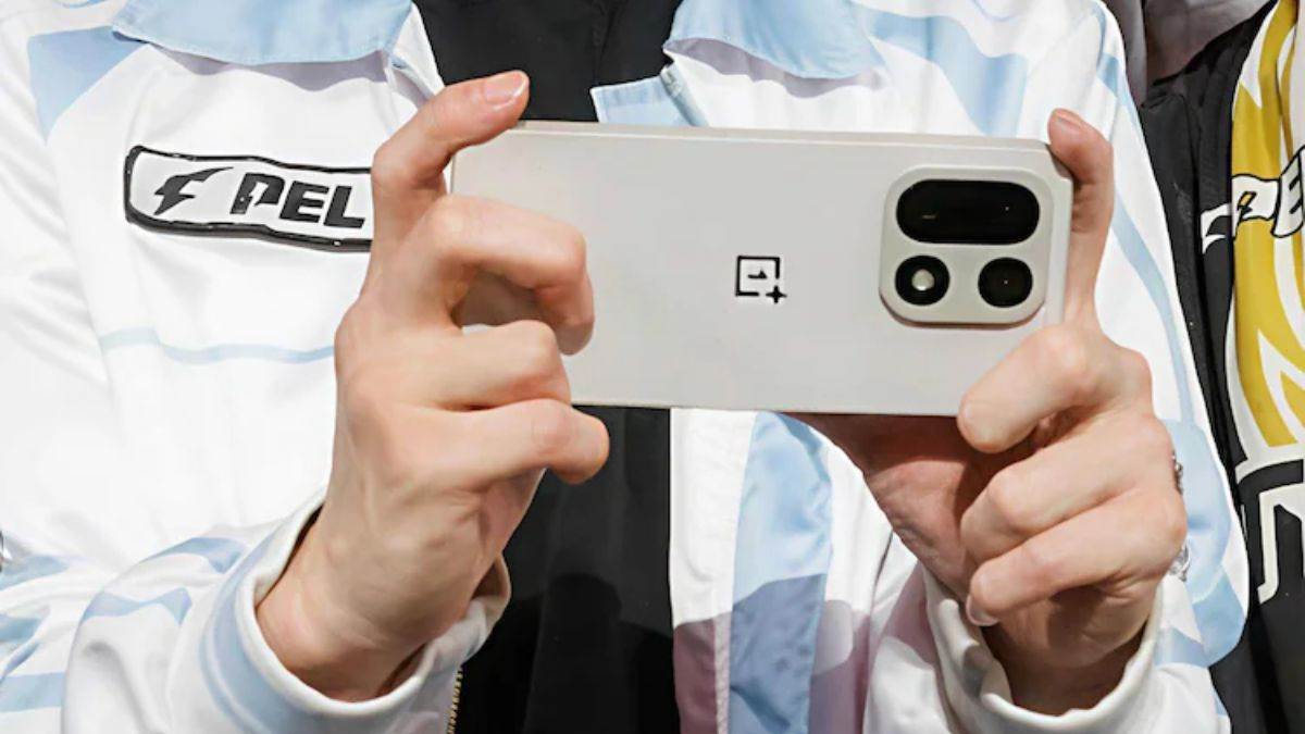https://www.jagranimages.com/images/newimg/24092025/24_09_2025-oneplus_15_launch_details_design_camera_features_24058087.jpg