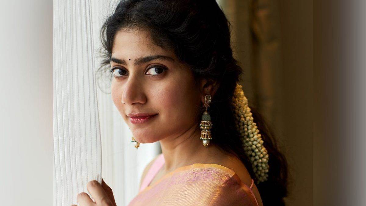 https://www.jagranimages.com/images/newimg/24092025/24_09_2025-sai_pallavi_beach_look__24058554.jpg