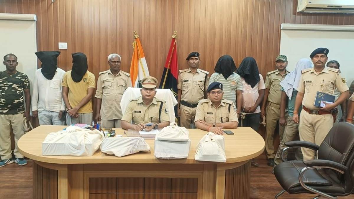https://www.jagranimages.com/images/newimg/24092025/24_09_2025-sitamarhi_arrest_24058270.jpg