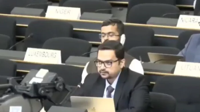 भारत ने पाकिस्तान की अर्थव्यवस्था को लेकर कहा है कि वह आखिरी सांस ले रहा है।