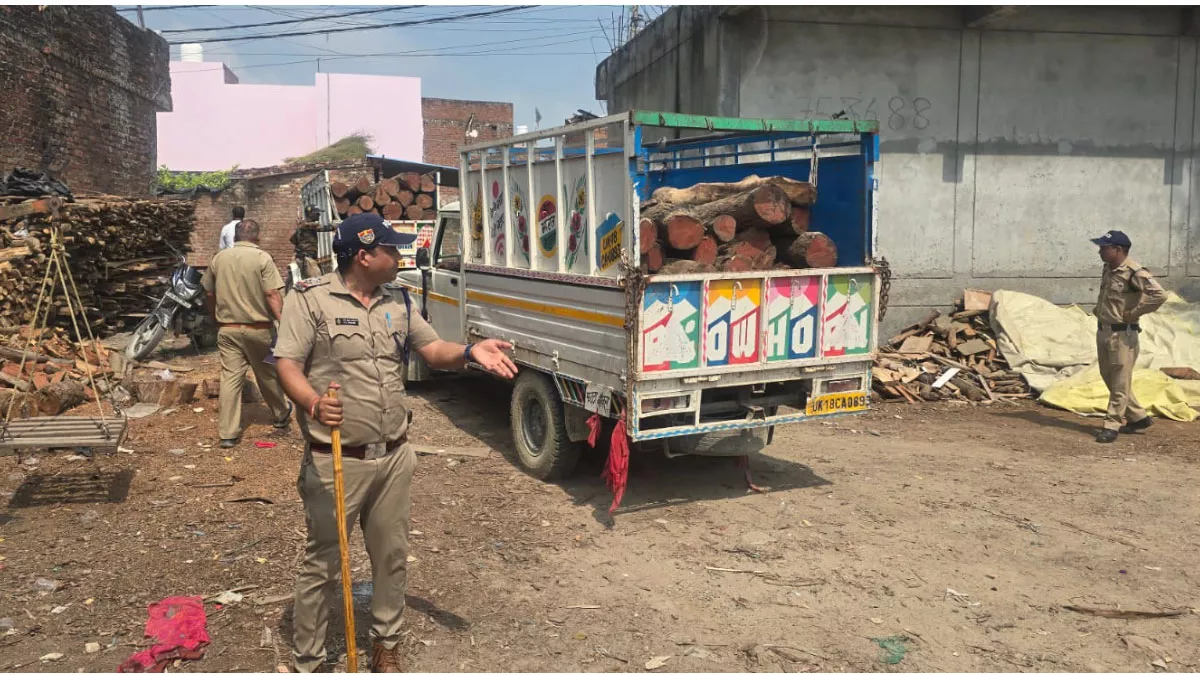 'आई लव मोहम्मद' जुलूस: काशीपुर में सरकारी महकमों की चौतरफा कार्रवाई, फल मंडी से लेकर मेडिकल स्टोर तक जांच