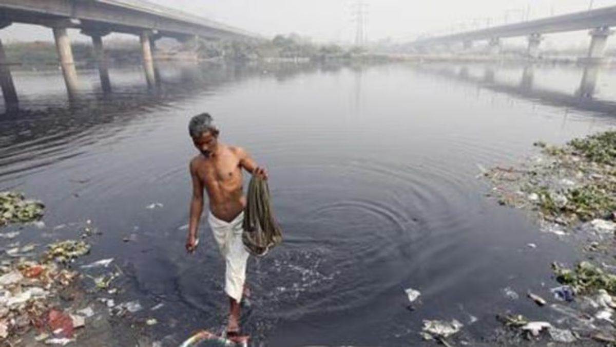 https://www.jagranimages.com/images/newimg/24092025/24_09_2025-yamuna_pollution_1_24058692.jpg