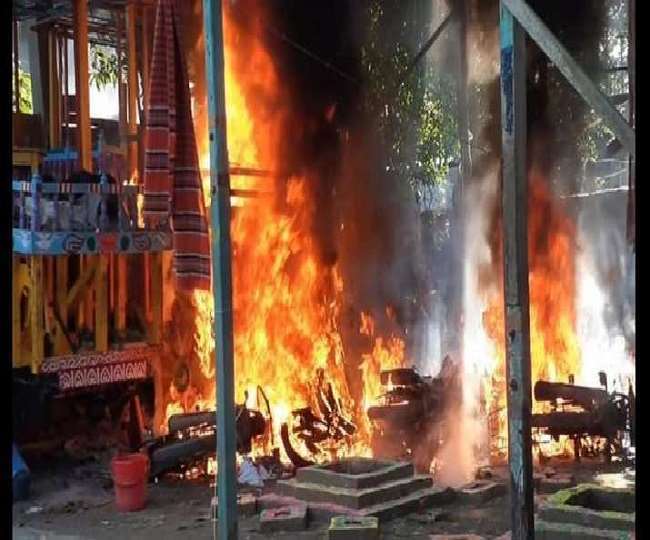 पुलिस द्वारा की गई फायरिंग में पांच युवकों की मौत हो गई थी