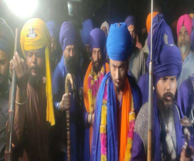 इस हमले में मनोज पासवान ने टांग टूटने की बात भी कही थी।