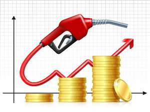 पेट्रोल व डीजल की मूल्य वृद्धि से आम जनजीवन पर बुरा असर पड़ रहा है।